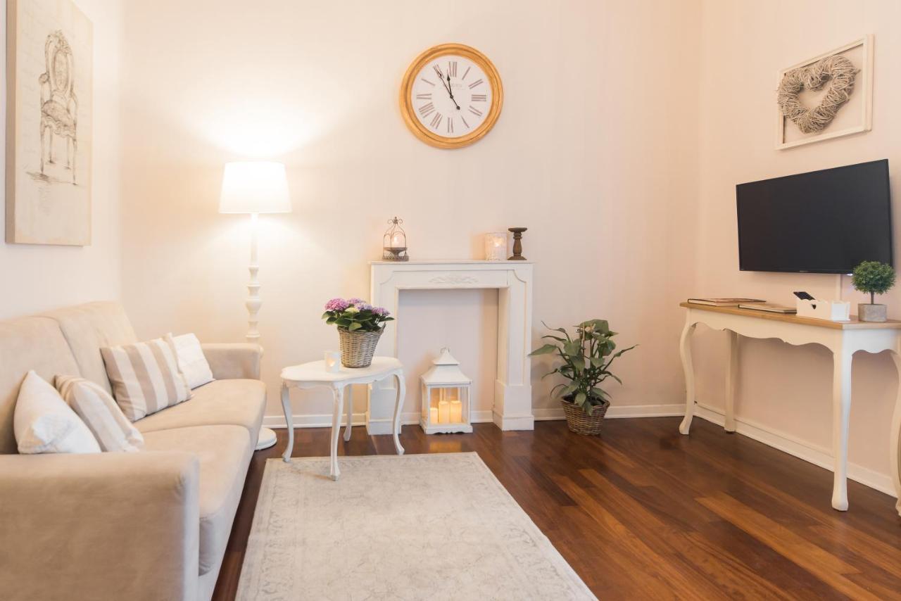 La Mansarda Segreta Mood Apartment เวโรนา ภายนอก รูปภาพ